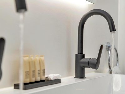 Picture of The Benefits of Living Off-Grid with Solar Generators - Anker