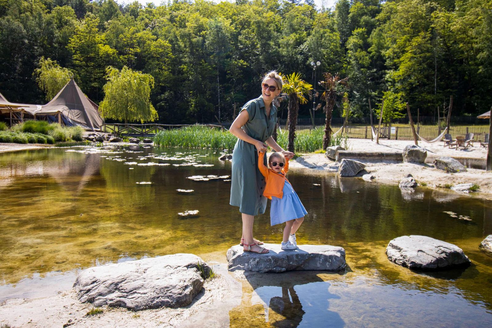 Treetop mit Hot Tub