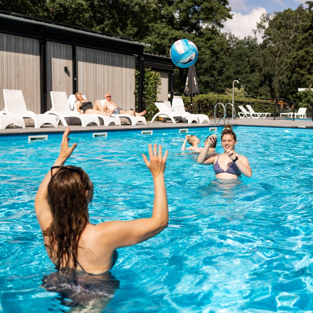 Berken Lodge Eco 4 persons with hot tub