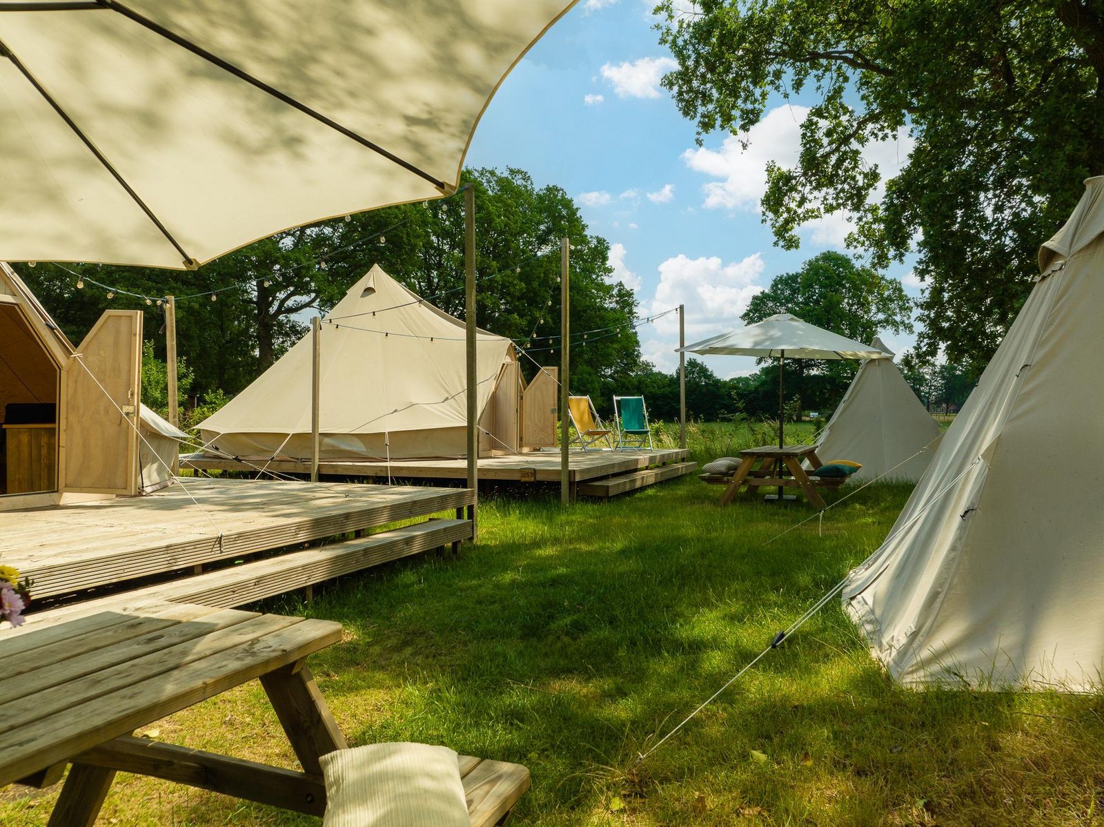 Blij in de wei tent met privé sanitair | 2-4 personen