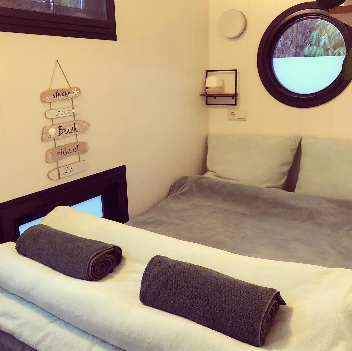 The White Houseboat | 2 persons