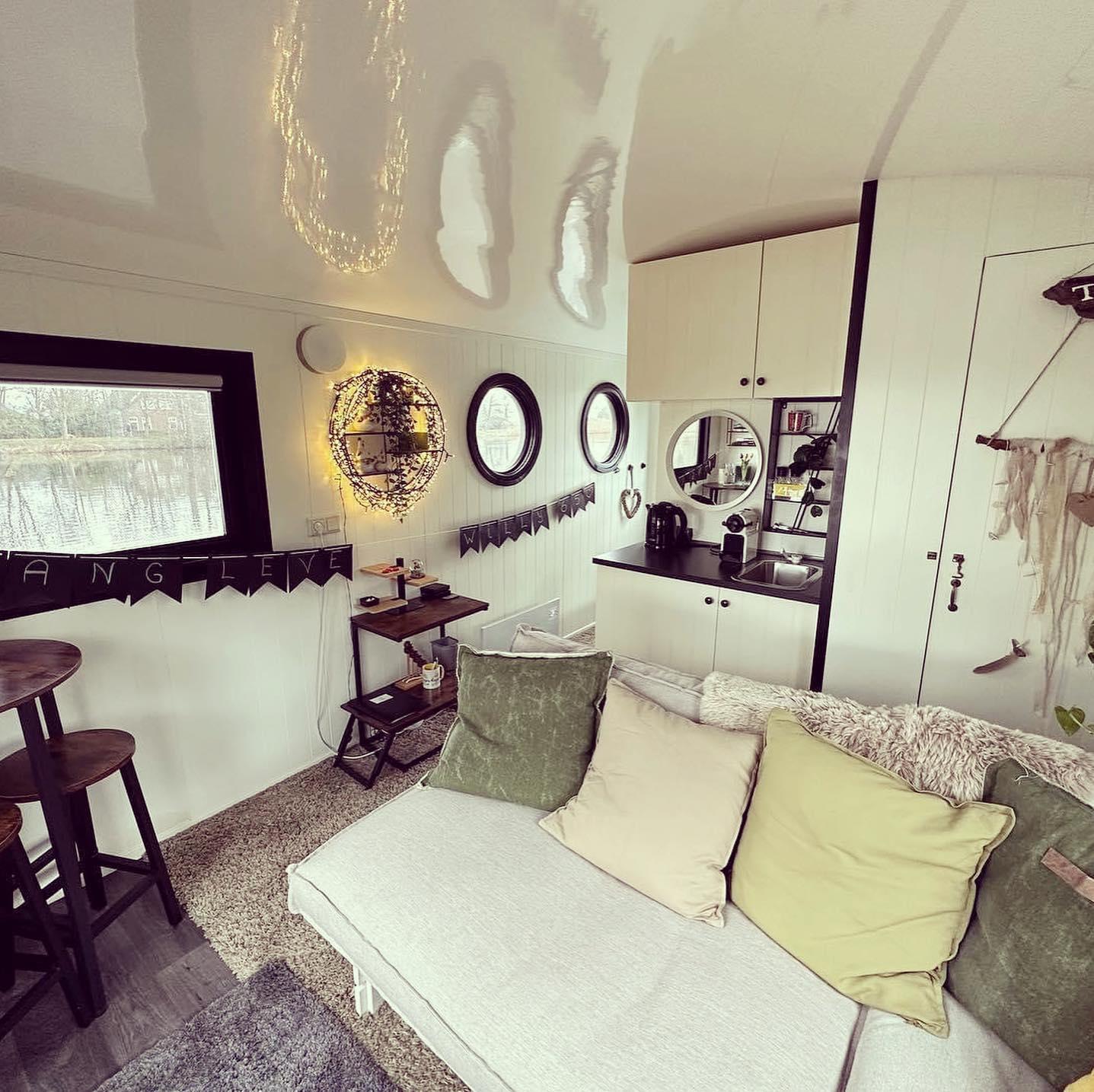 The White Houseboat | 2 persons afbeelding