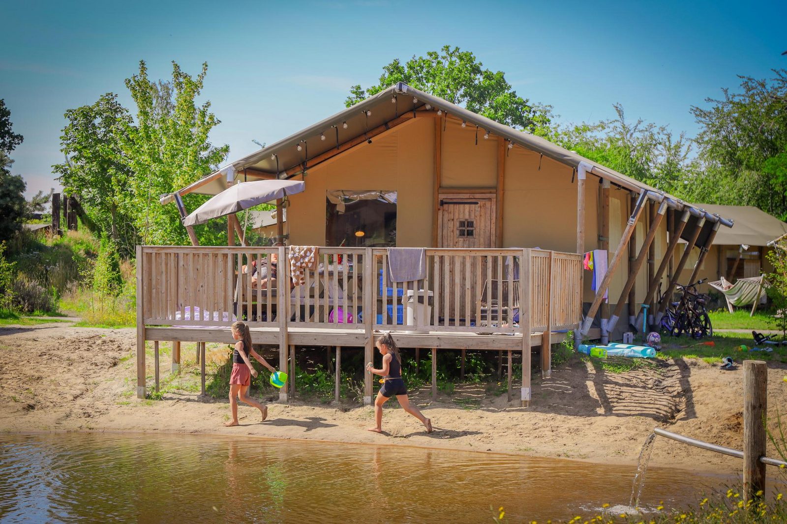 Luxus Safarizelt am Wasser für 6 Personen