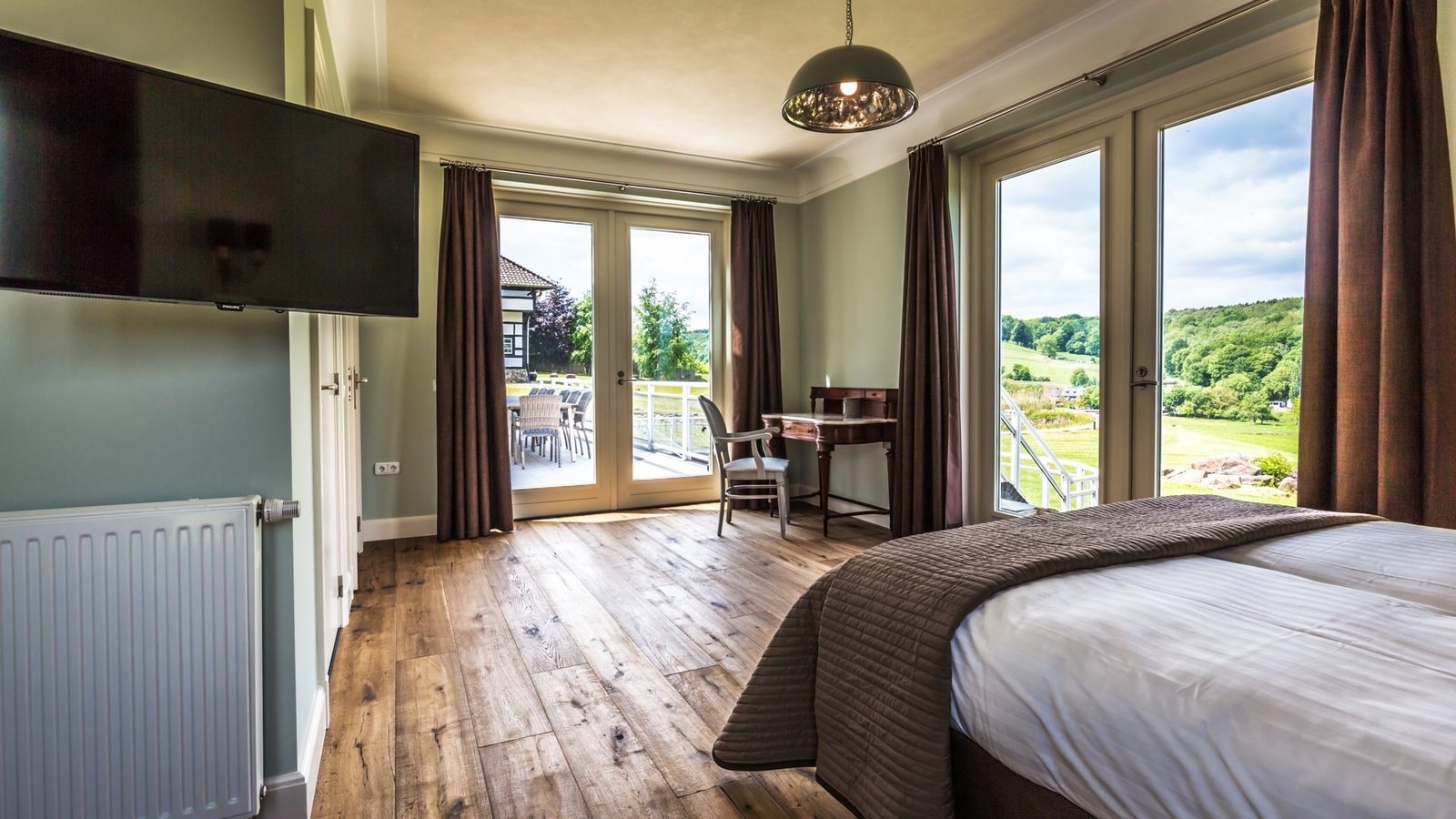 Witte Villa I luxe vakantiehuis Limburg met zwembad en sauna