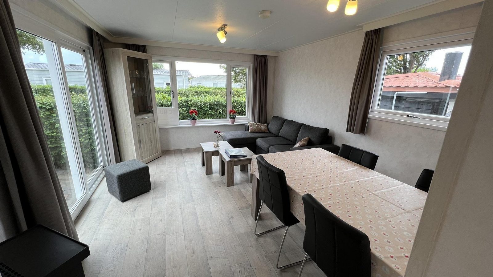 VZ677 Holiday Chalet Duif 272 Renesse