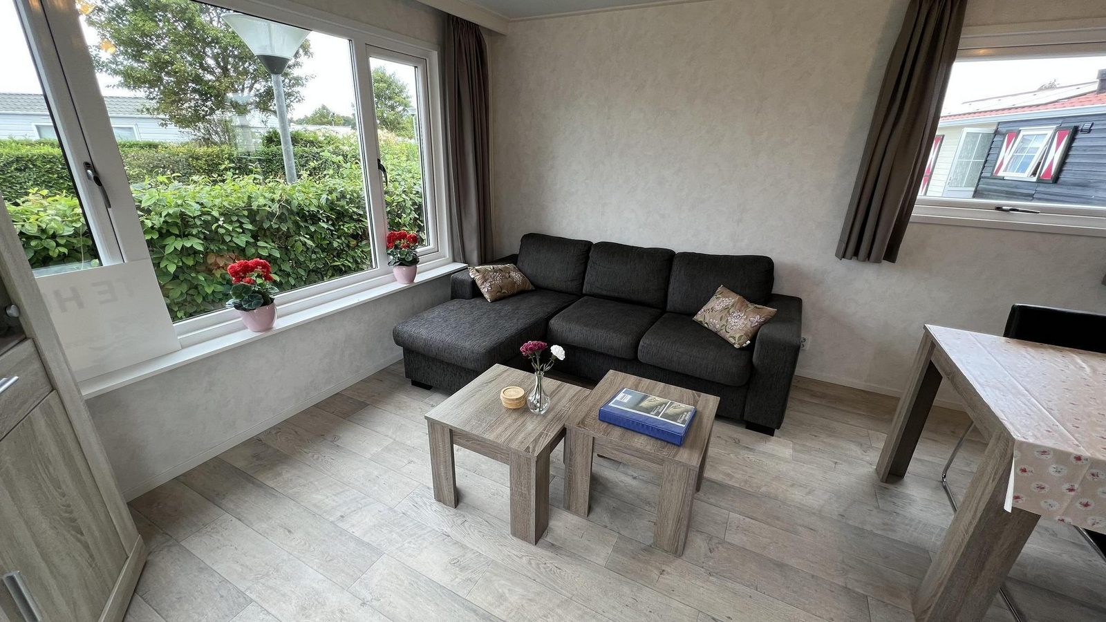 VZ677 Holiday Chalet Duif 272 Renesse