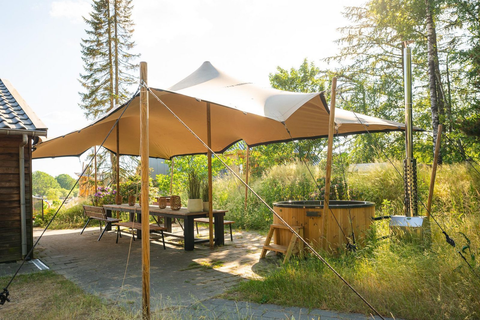 Familiehuis met Hottub + trekkershutten | 18 Pers.