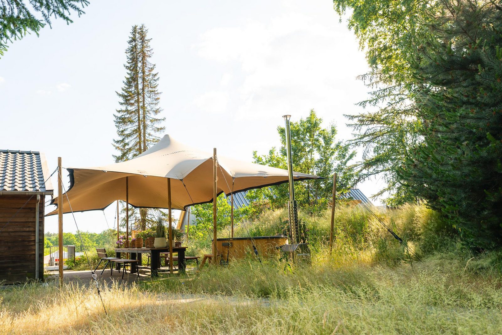Familiehuis met Hottub + trekkershutten | 18 Pers.