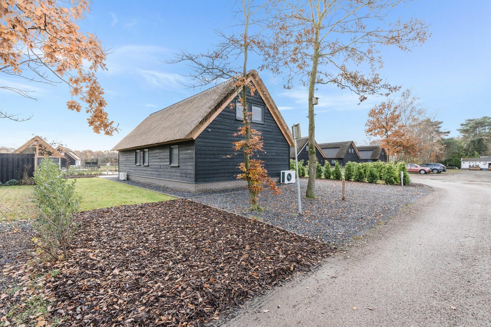 Farm Lodge 677