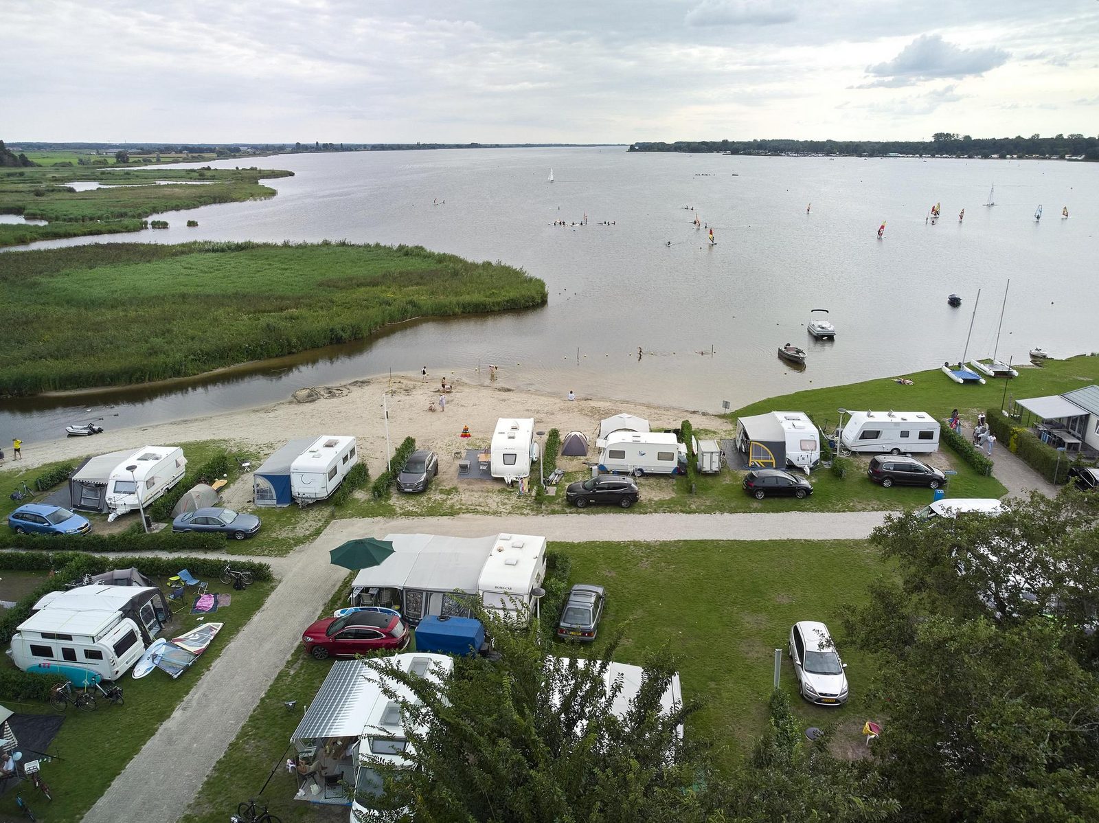 Comfort pitch + at the water