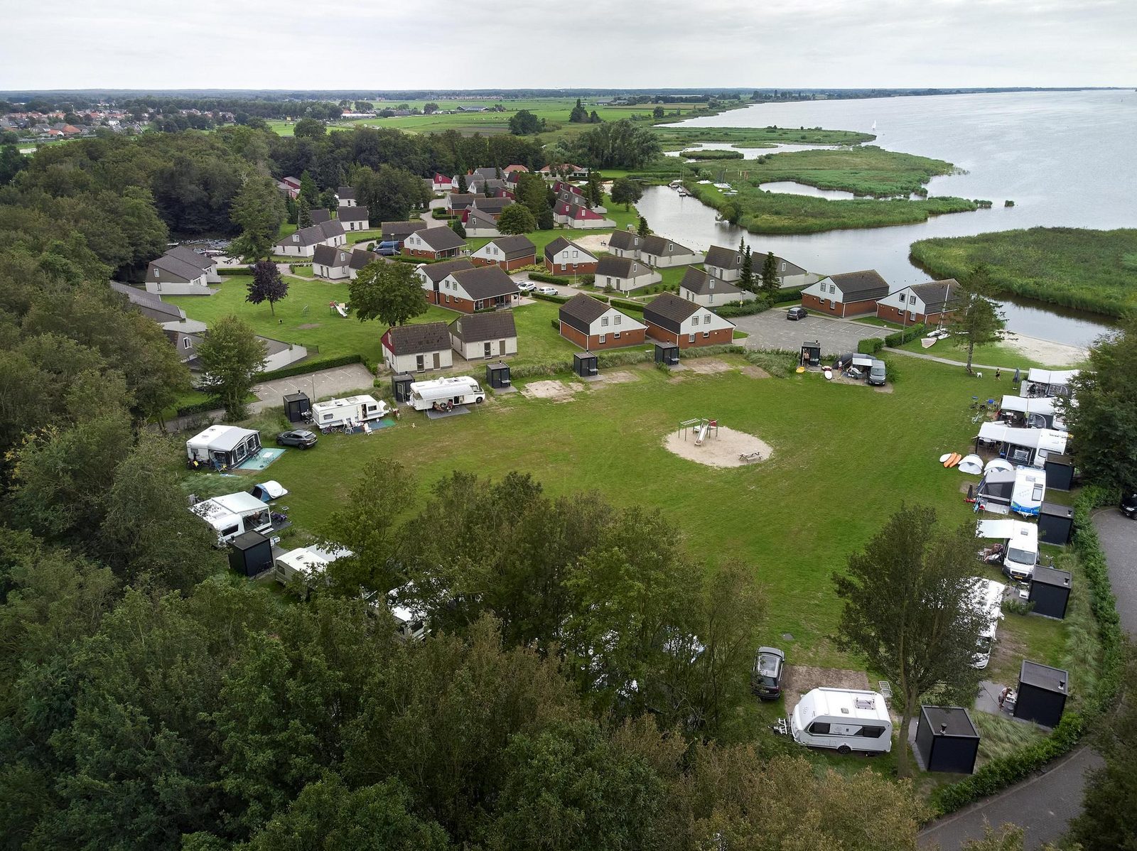Comfort pitch with private sanitary facilities