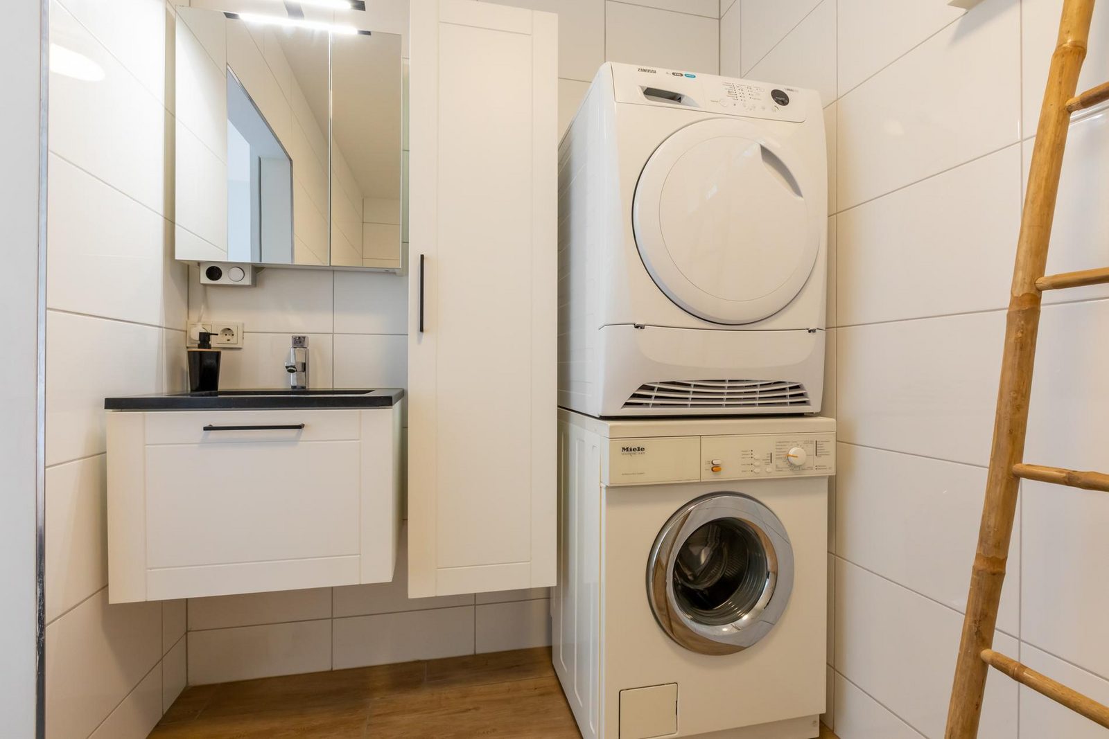 Holidayhouse - Achterweg 10 l Zonnemaire 'Sol e Mar'