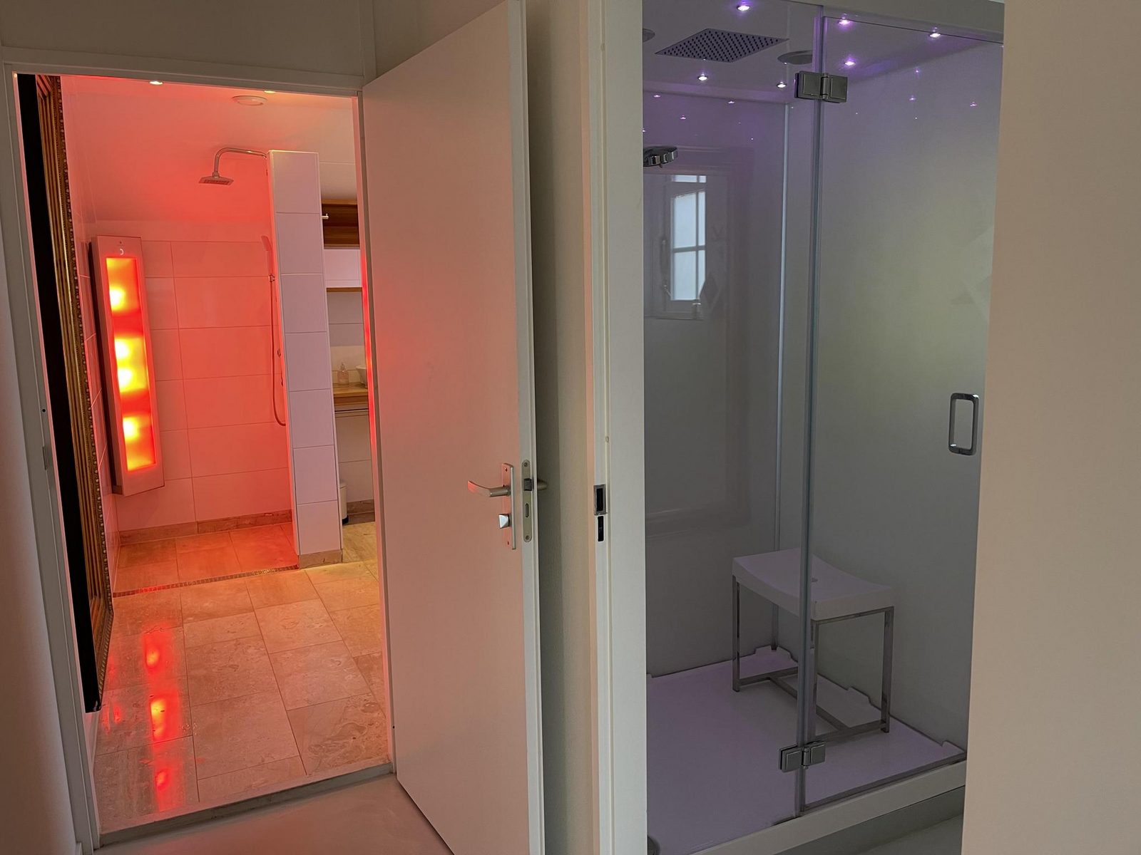 De Kastanje 5-persoons met overdekte lounge en hottub, barrelsauna, stoomsauna, ligbad, sunshower, wifi