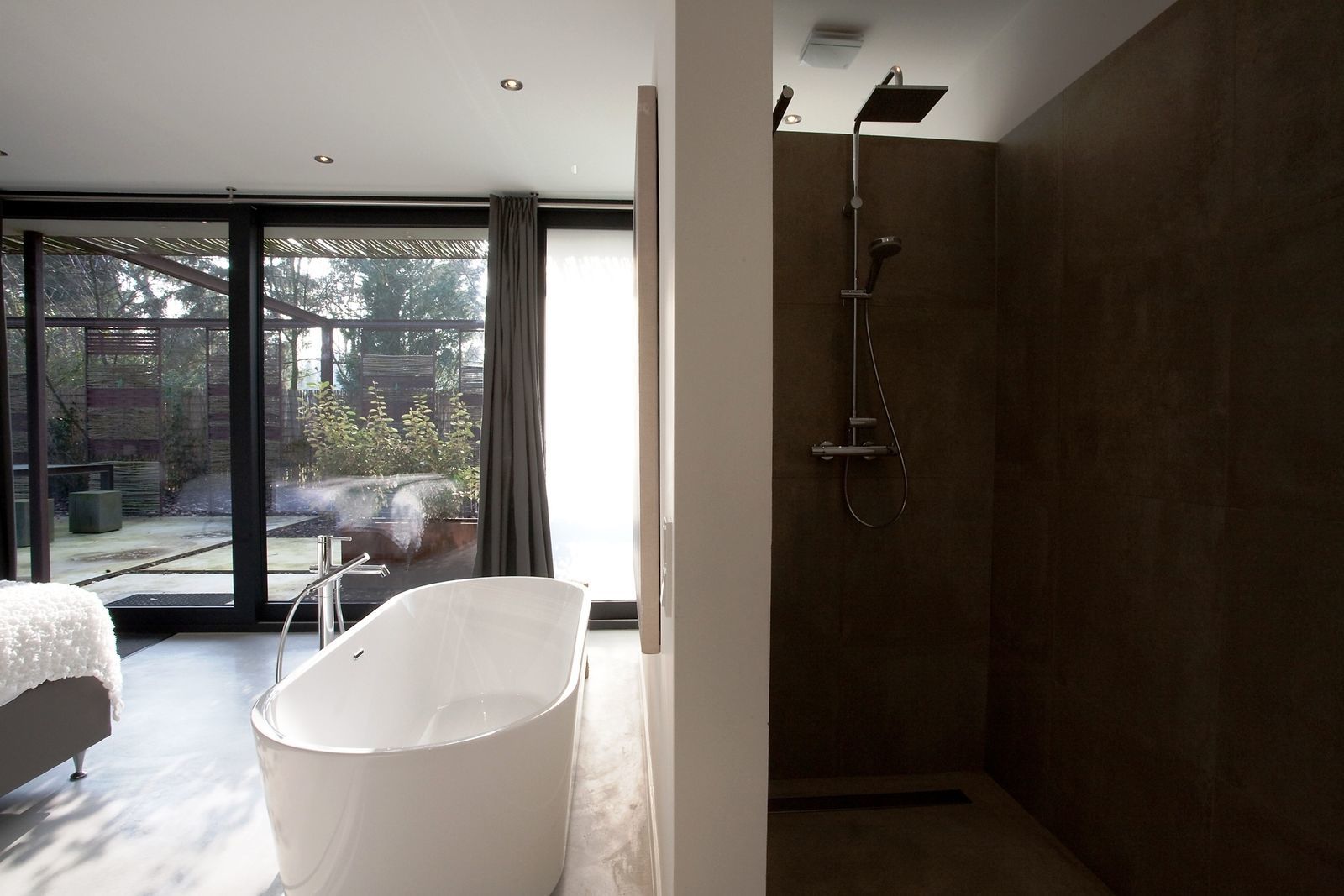 Stalen Boshuis - luxe vakantiehuis met sauna in Brabant