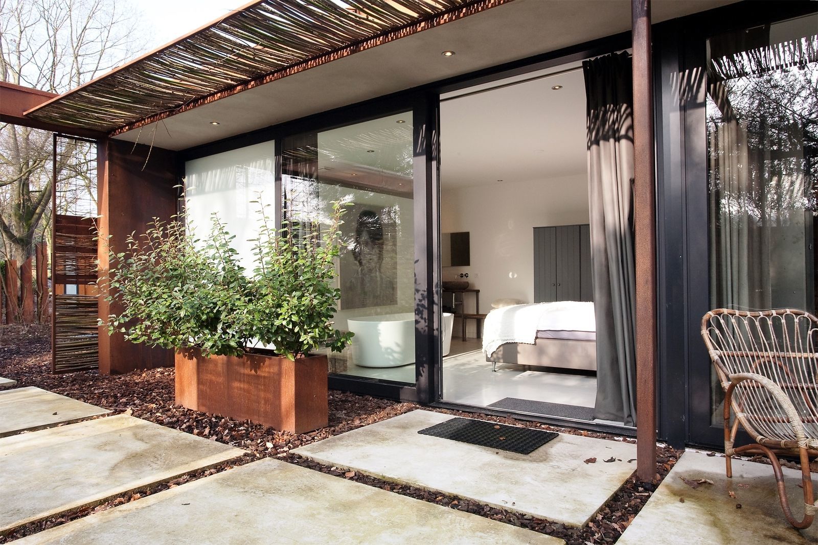 Stalen Boshuis - luxe vakantiehuis met sauna in Brabant