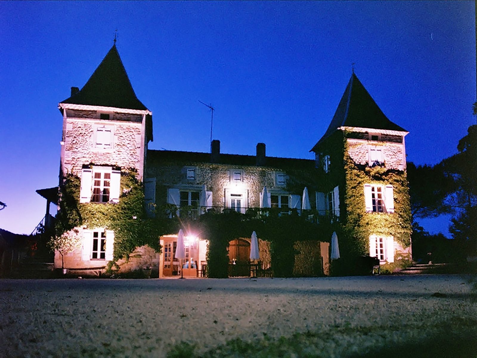 Chateau Prayssac - A kleinschalig vakantiepark met zwembad