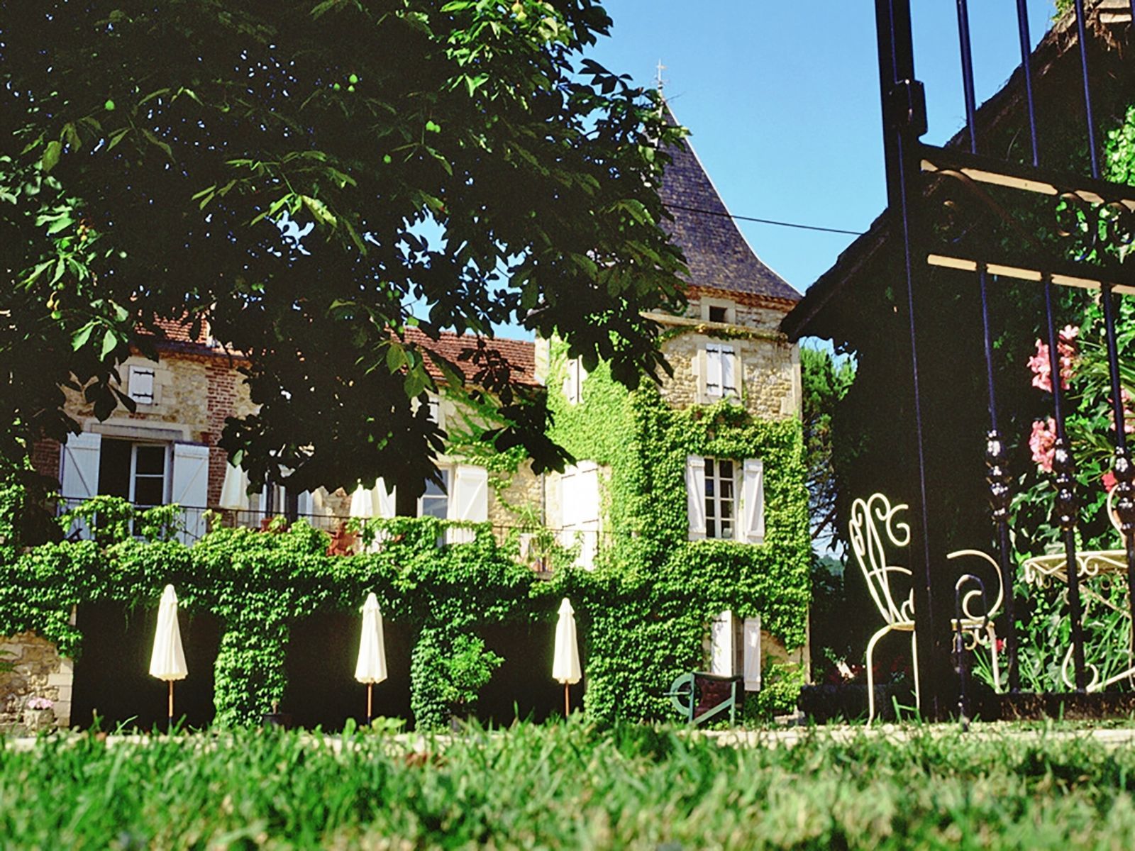 Chateau Prayssac - A kleinschalig vakantiepark met zwembad