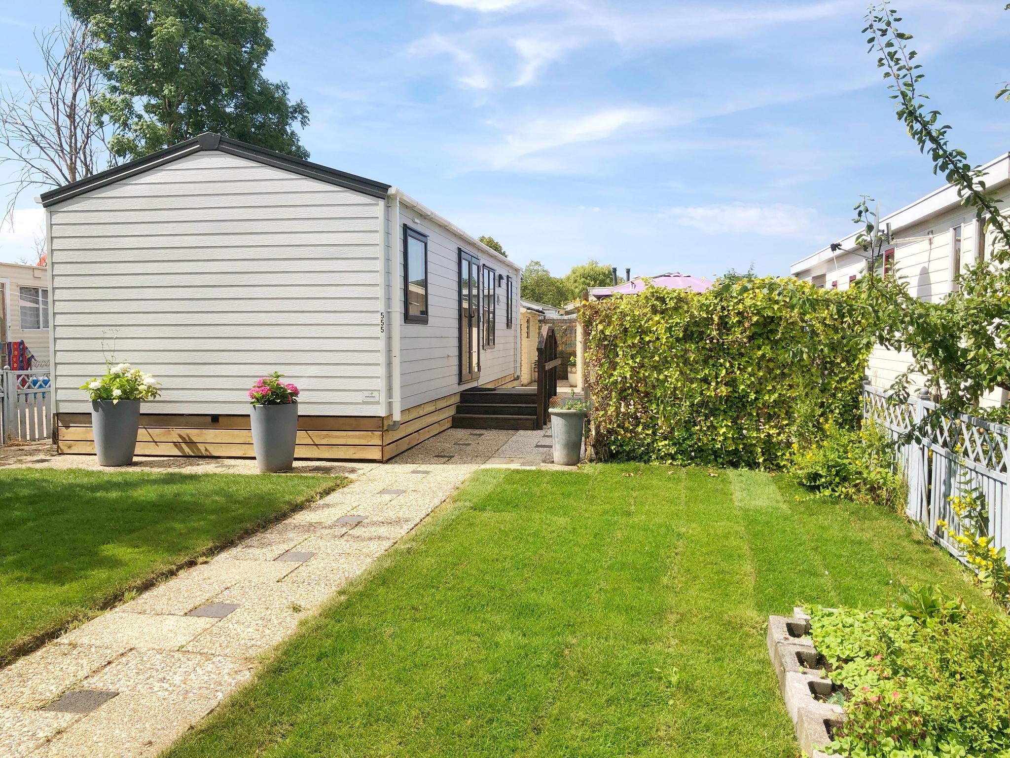 Komt tot rust in dit nieuwe en rustig gelegen chalet. De ideale uitvalsbasis om de Kop van Noord-Holland te ontdekken