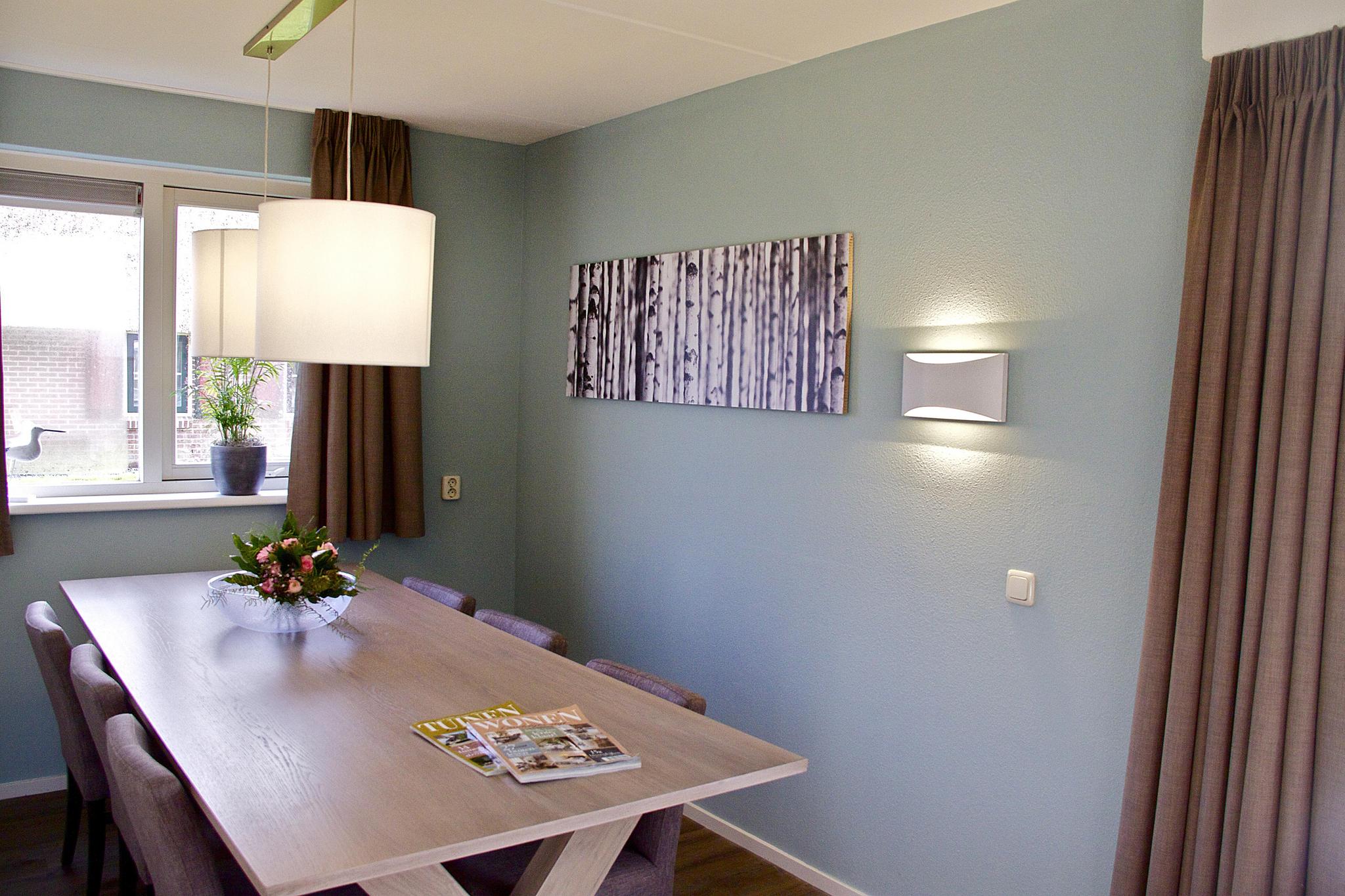 Bungalow De Kwikstaart is geschikt voor 6 personen. Deze bungalow is gelegen aan een eigen grasveld.