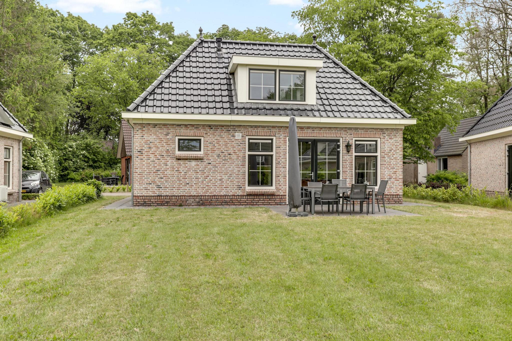 Luxe Notarisbungalow, waar u met maximaal 8 personen een heerlijke vakantie in kunt vieren.