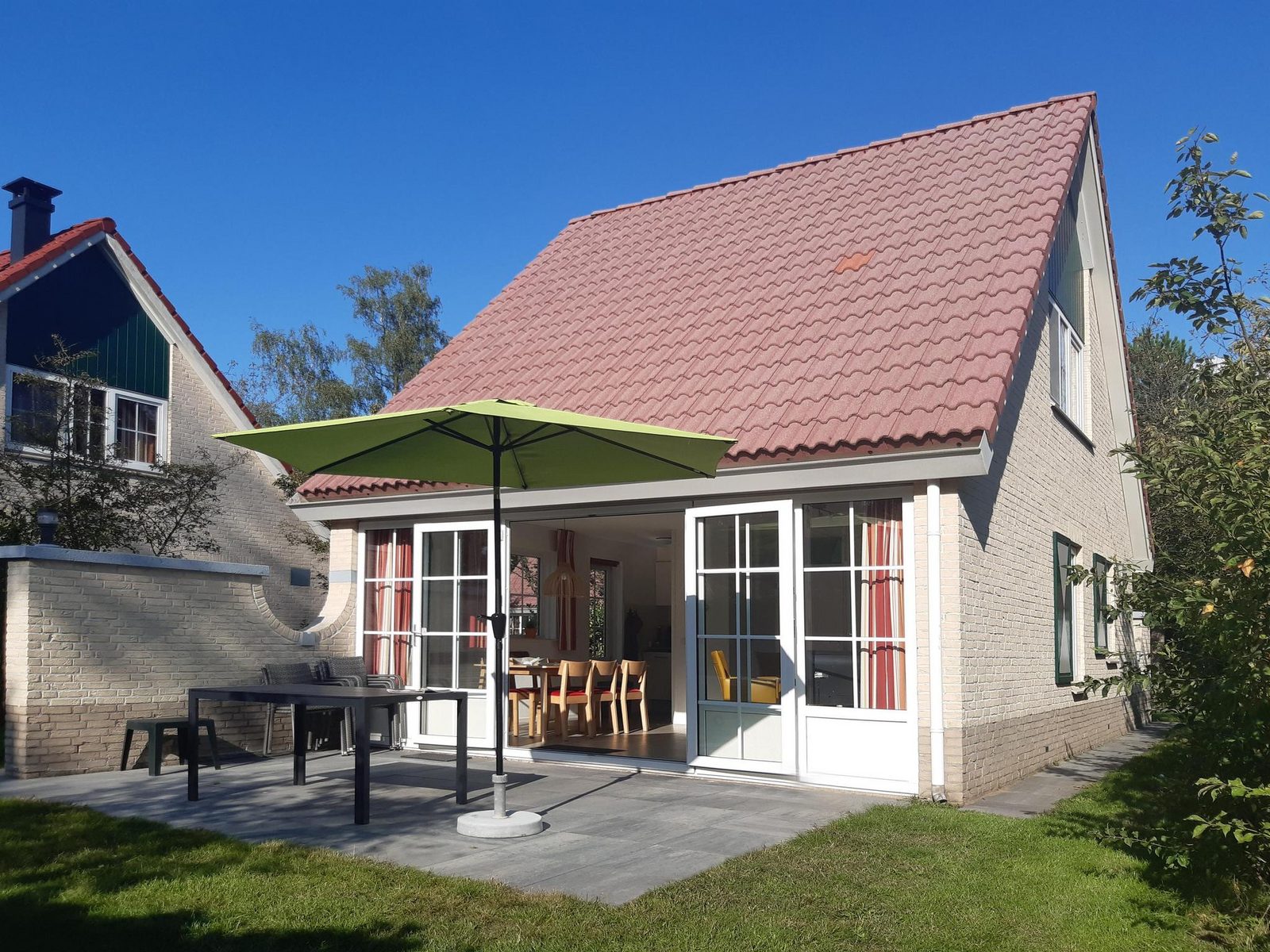 Bungalow Comfort met twee badkamers- 4 Personen