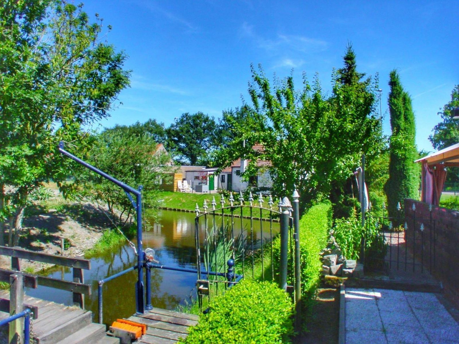 Tragel 37, Schoondijke