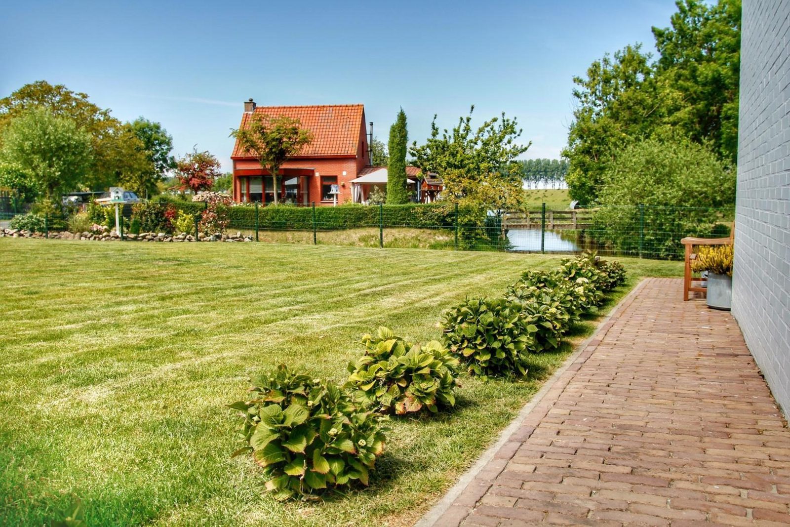 Tragel 37, Schoondijke