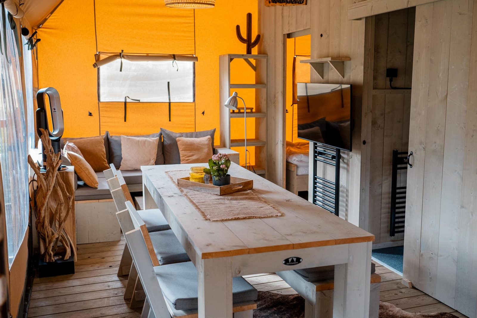SAFARITENT RANGER DELUXE MET HOTTUB