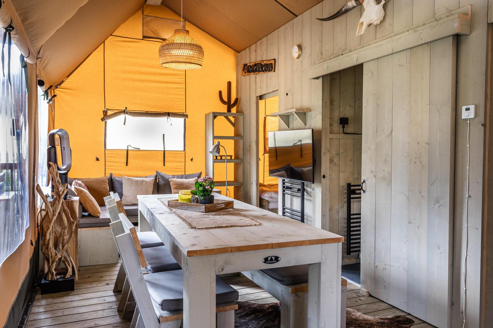 SAFARITENT RANGER DELUXE MET HOTTUB