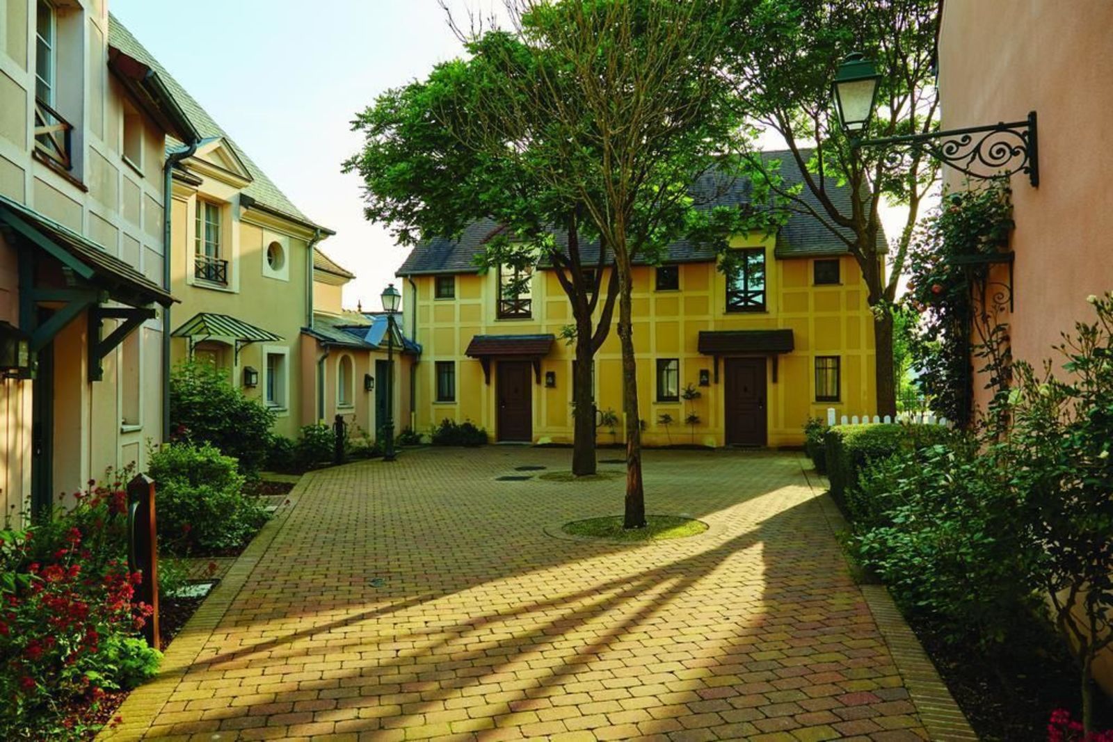 Marriott’s Village d'ile-de-France, Estudio