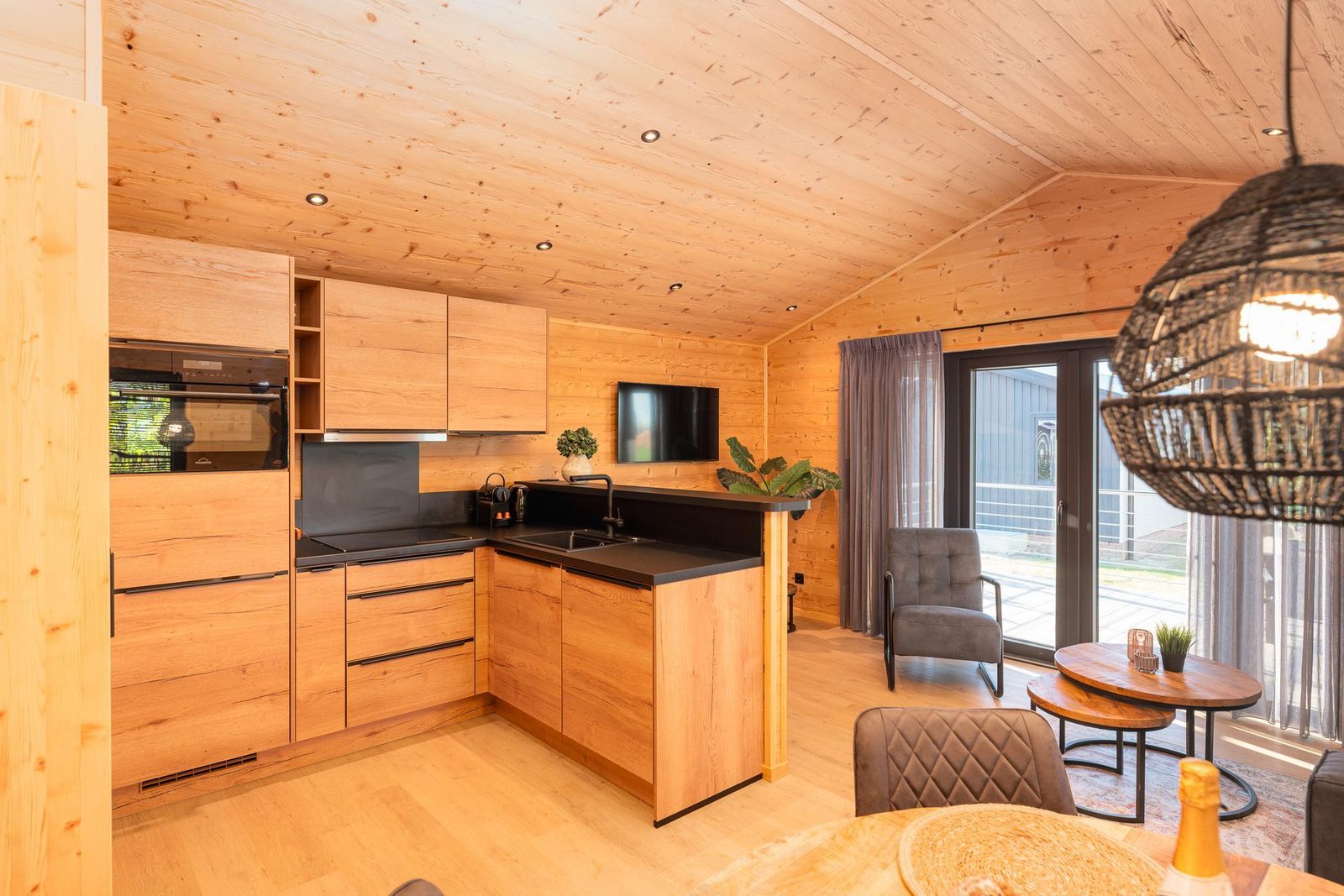 Terrace Lodge with sauna and hot tub - 2 people