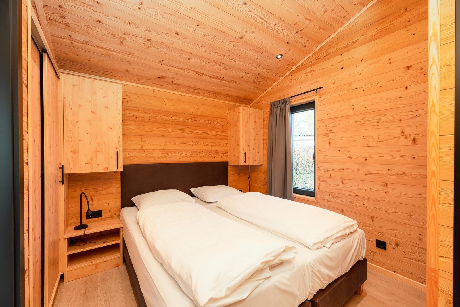 Terrace Lodge with sauna and hot tub - 2 people