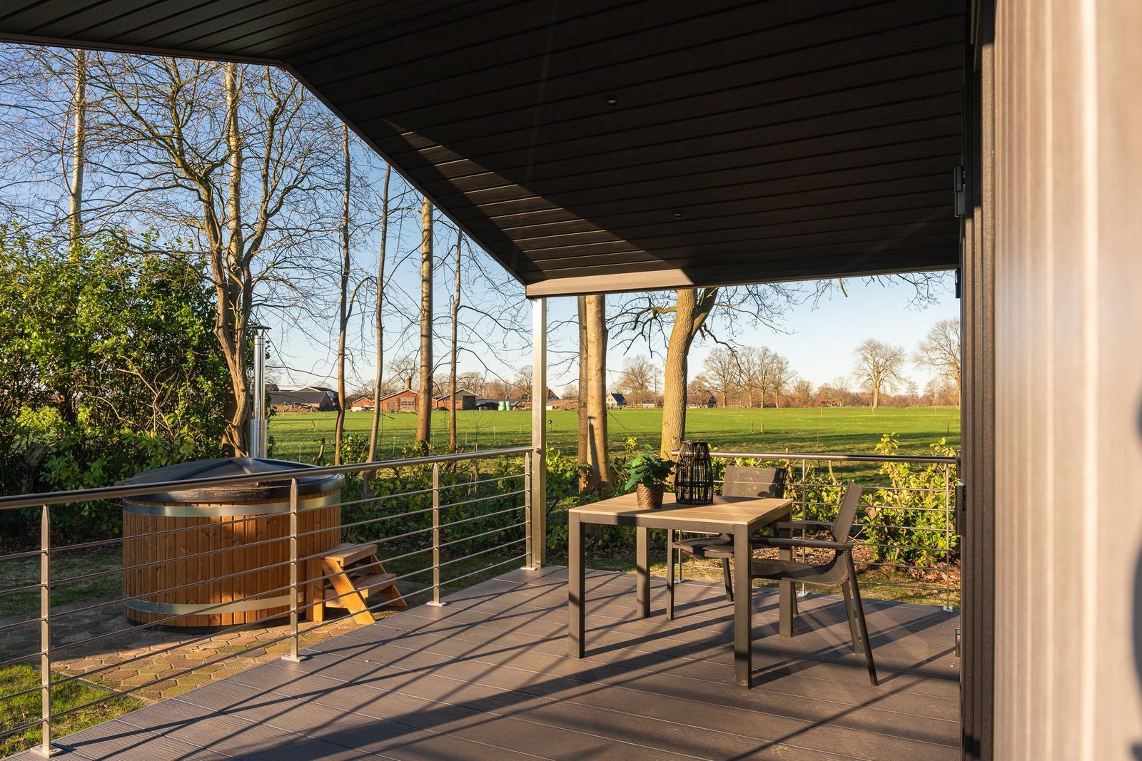 Terrace Lodge with sauna and hot tub - 2 people