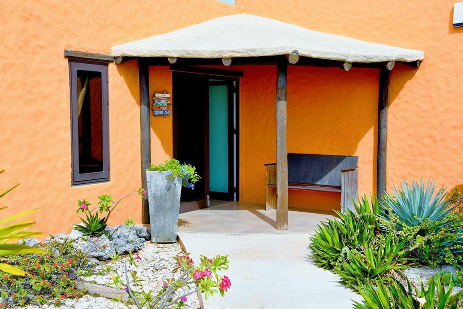 El Pueblo Diez-Tres