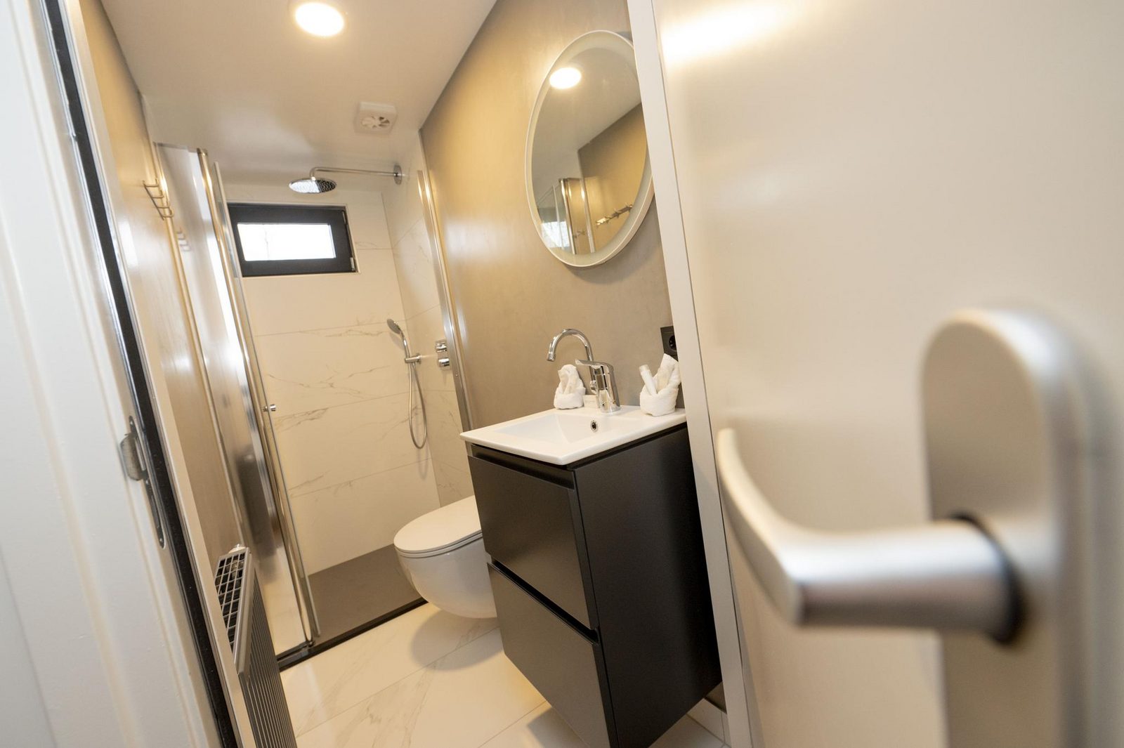 Houseboat - Paviljoenwei 4-21 | Sneek (Offingawier) 'Boatique Sneek'
