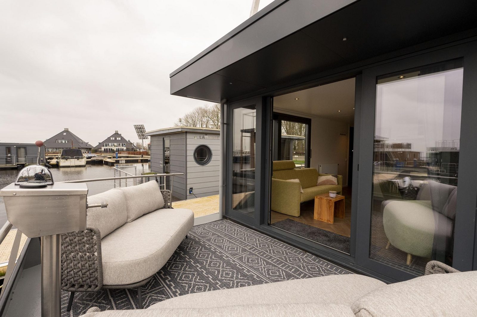 Houseboat - Paviljoenwei 4-21 | Sneek (Offingawier) 'Boatique Sneek'