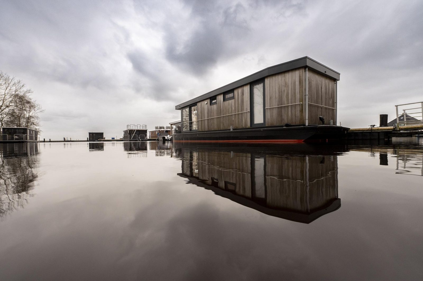 Houseboat - Paviljoenwei 4-21 | Sneek (Offingawier) 'Boatique Sneek'