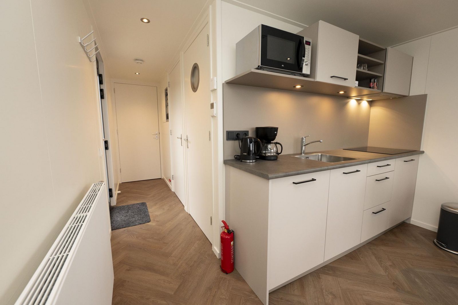 Houseboat - Paviljoenwei 4-21 | Sneek (Offingawier) 'Boatique Sneek'