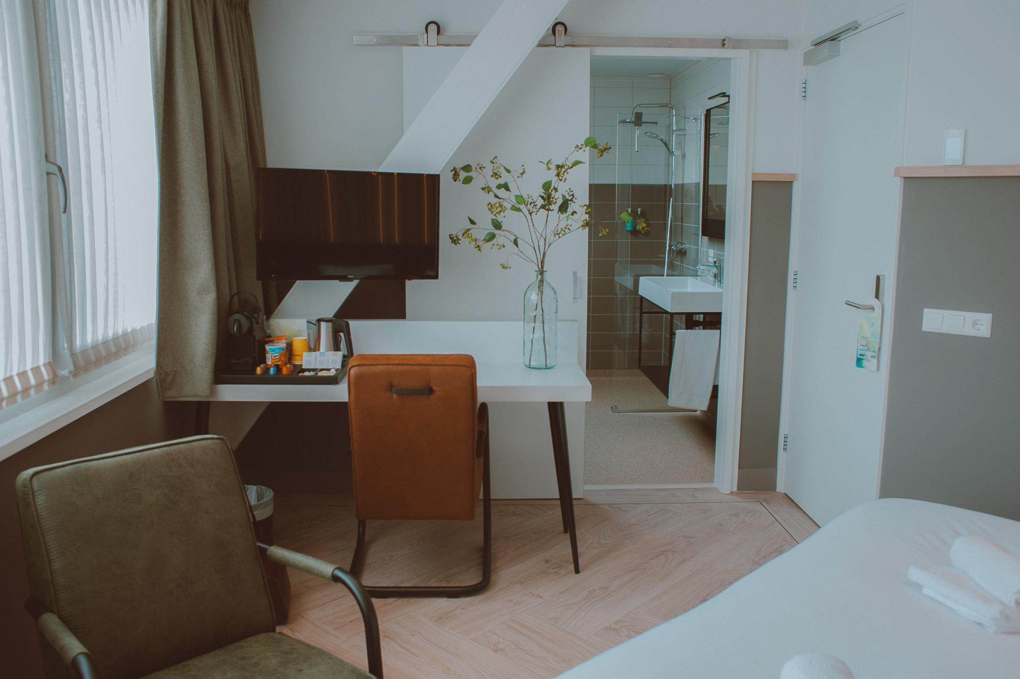 Geniet van een luxe overnachting in een Comfort Hotelkamer met airconditioning en vrij uitzicht op de Veluwe!