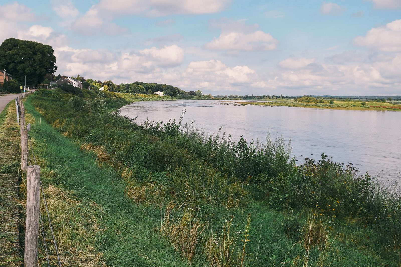 MaasSuites.com - The River House