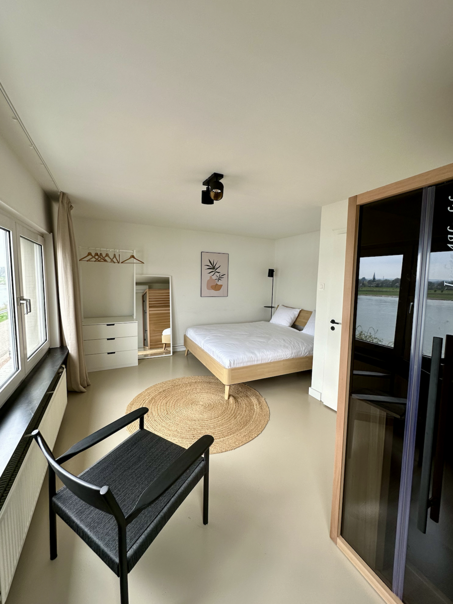MaasSuites.com - The River House