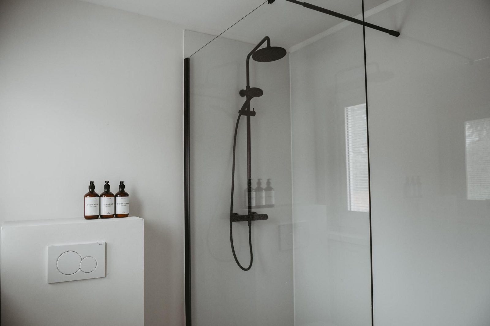 MaasSuites.com - The River House