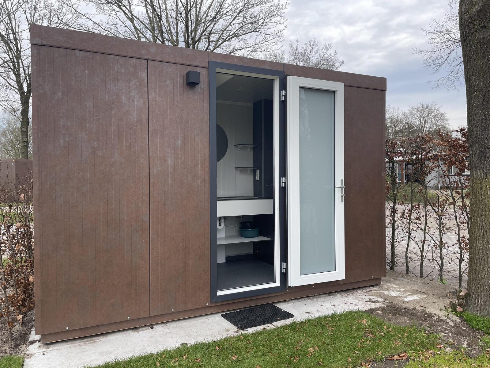 Kampeerplaats privé sanitair luxe