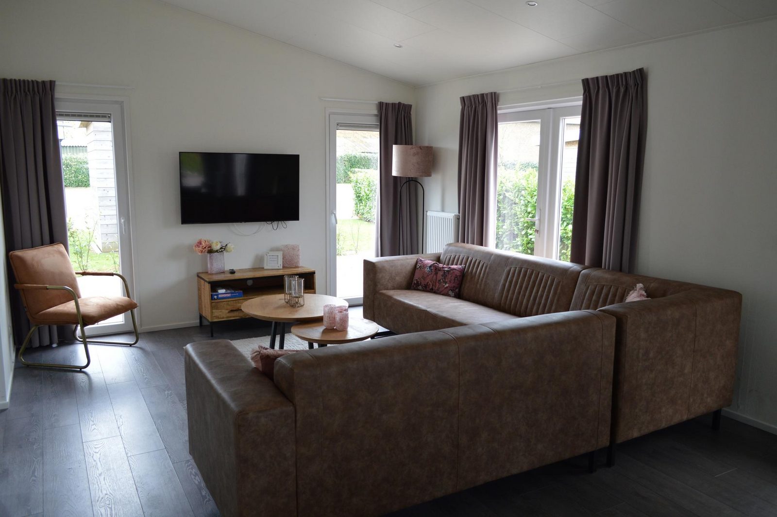 Schaelsbergerbosch - 2 Badkamers, Sfeerhaard & Tuinhuis