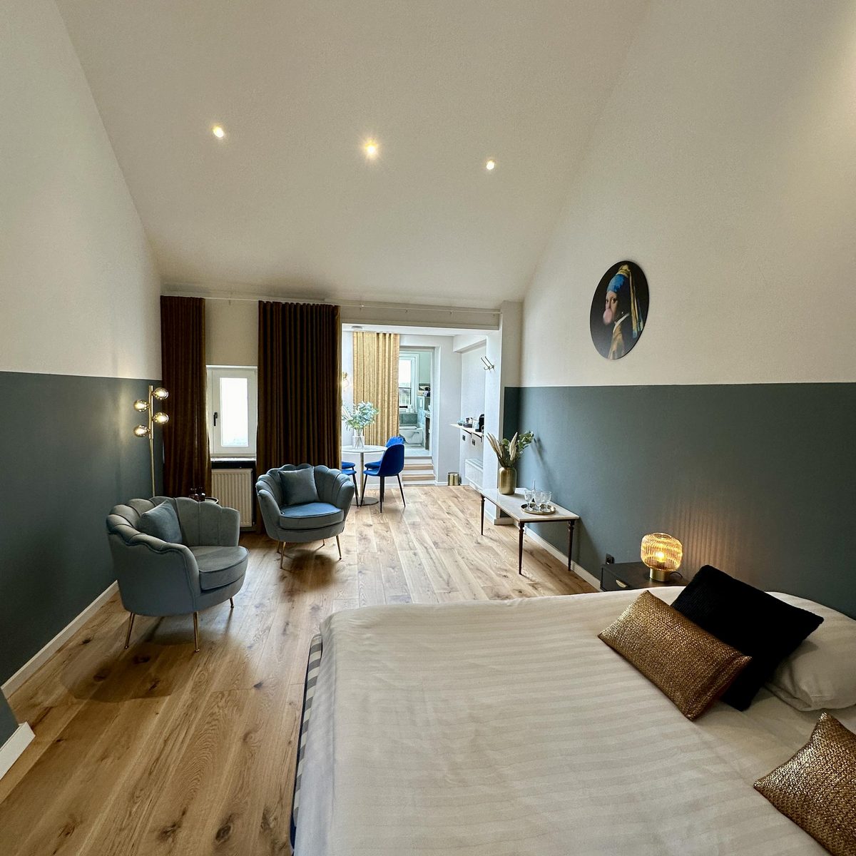 MaasSuites.com - Loft Suite
