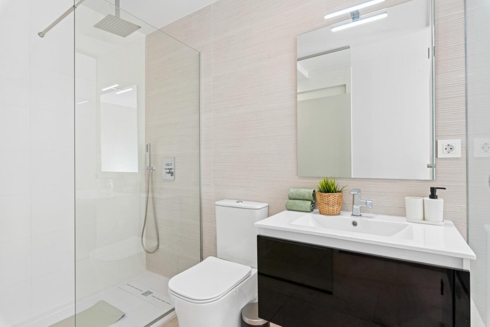 Tokai Residences Casa Arco Iris