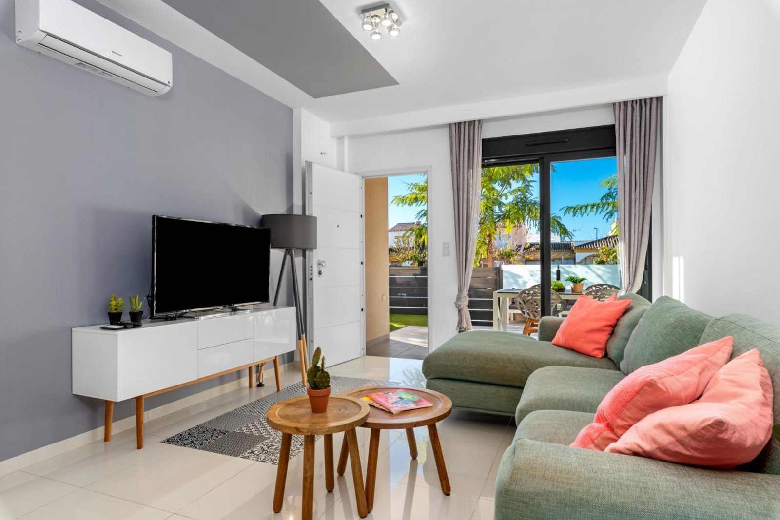 Luksusowy apartament Playa Elisa Bay
