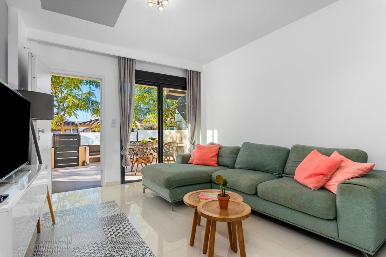 Luksusowy apartament Playa Elisa Bay