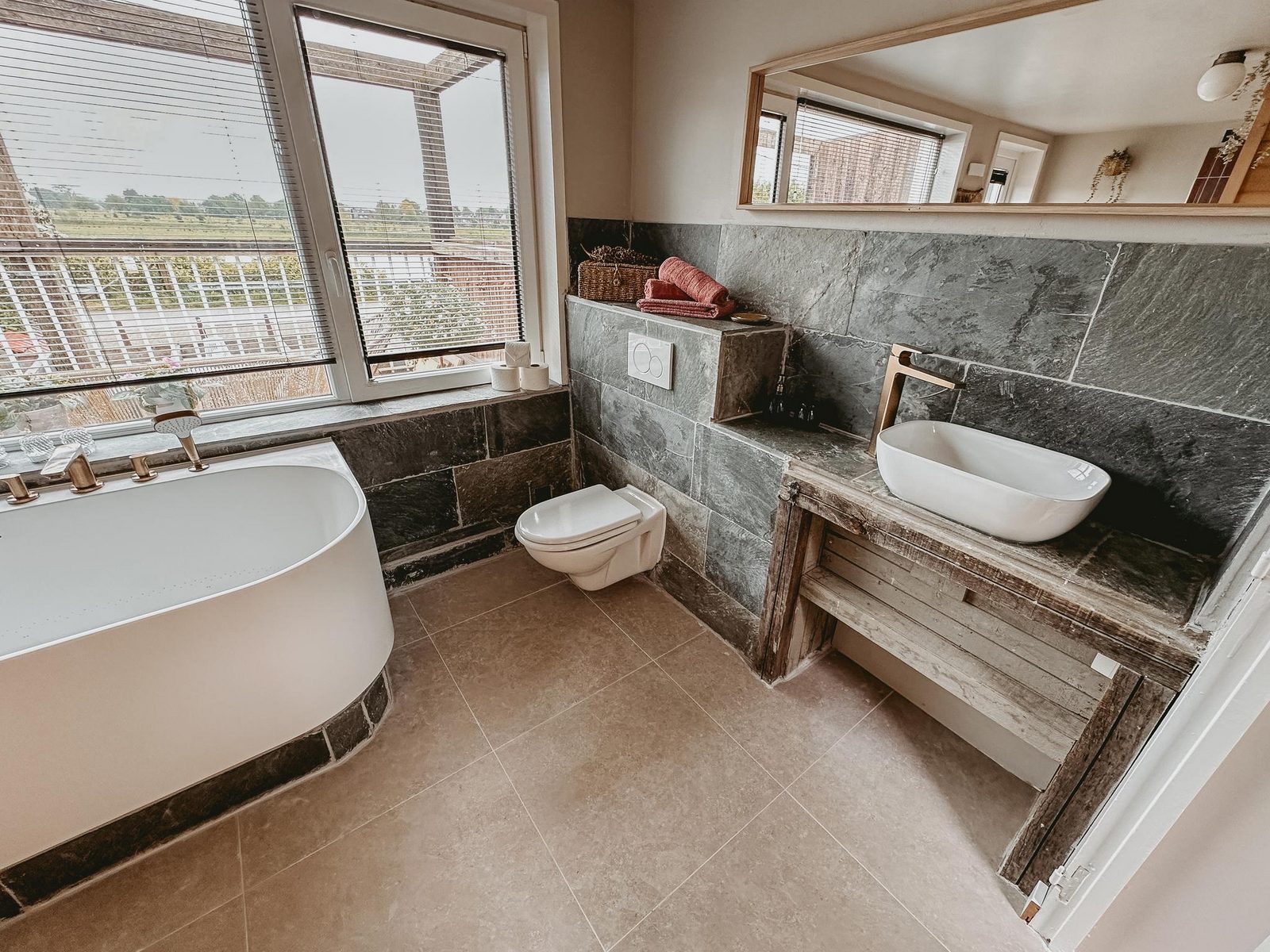 MaasSuites.com - Loft Suite
