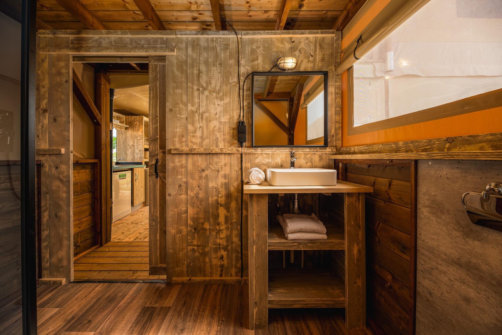 Boomhuttent aan de Regge met privé sanitair | 6 personen